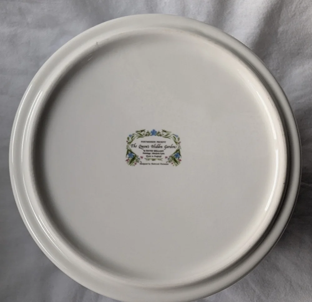 Portmeirion Queen's Hidden Garden Periwinkle Blue Floral Casserole Pot & Cover - Picture 11 of 14